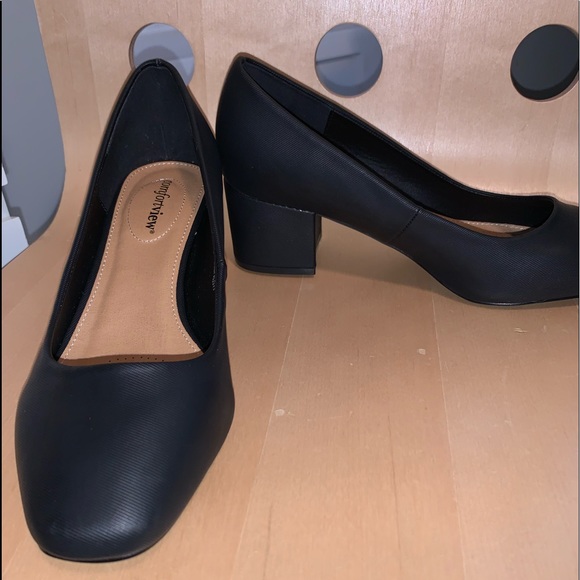 comfortview Shoes - Comfortview block heel w/ square toe pumps
